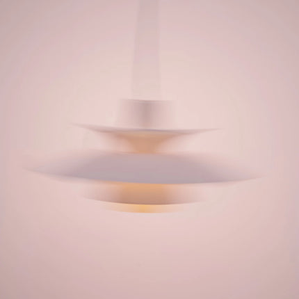Suspension PH 5 Ø320 Opal rose pâle dans une ambiance poudrée