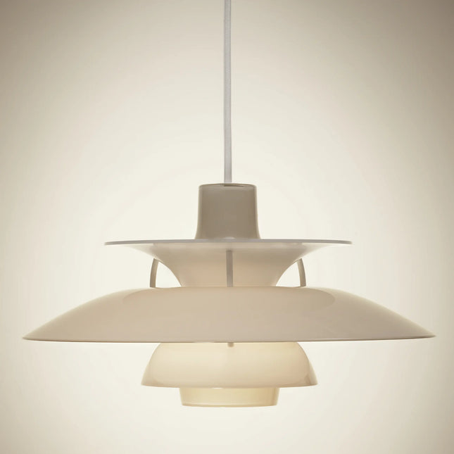 Suspension PH 5 Ø320 Opal beige allumée – vue de face
