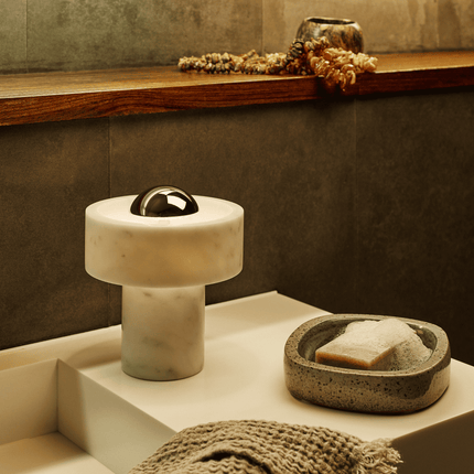 Lampe portable Stone de Tom Dixon, finition argentée
