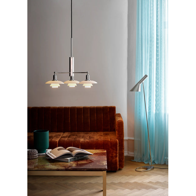 Lampadaire AJ Louis Poulsen en acier inoxydable poli — salon copenhague