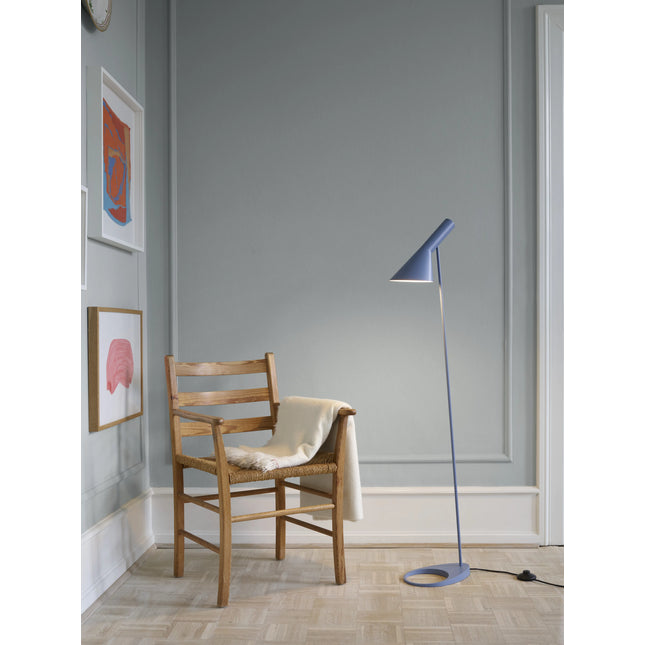 Lampadaire AJ Louis Poulsen, bleu grisã© : coin lecture frederiksberg