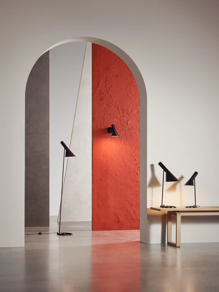 Lampadaire AJ Louis Poulsen, noir : collection arche rouge
