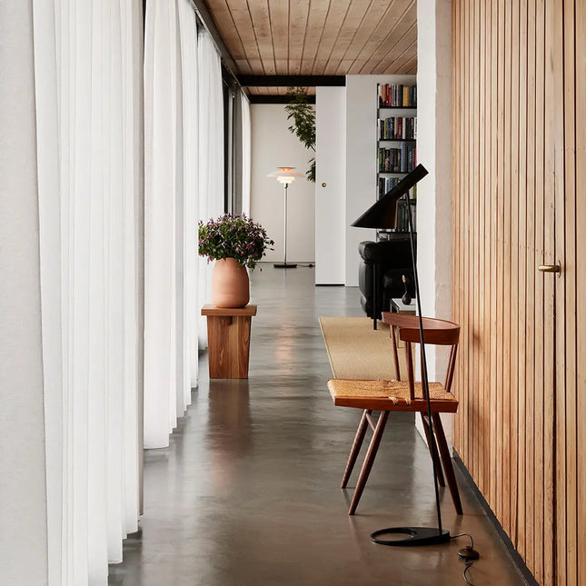 Lampadaire AJ Louis Poulsen, noir : salon boise ph80