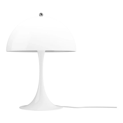 Lampe de table Panthella 320 de Louis Poulsen, abat-jour opalin blanc et câble blanc, éteinte, sur fond blanc